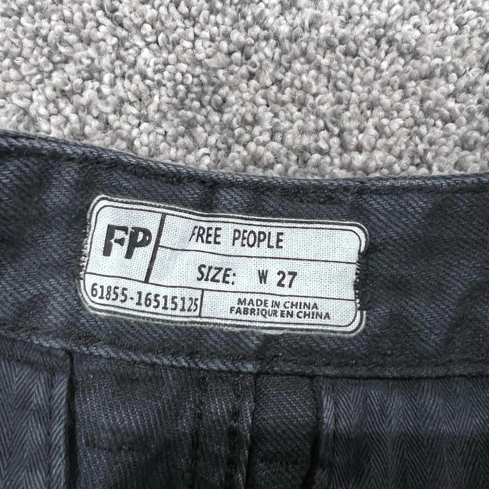 Free People High Waisted Black Denim Shorts Zip Fly Button Close Women’s Size 27